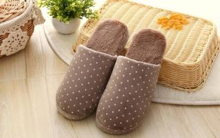 Como lavar chinelos na máquina de lavar e manualmente