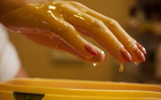 I benefici dei bagni di paraffina, come farlo per mani, piedi e viso