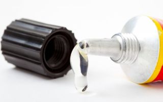 Como remover Super-cola e cola de roupas Momento