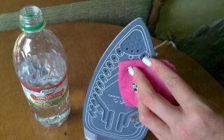 Σίδερο τεφλόν: πώς να αφαιρέσετε τα αποθέματα άνθρακα από τη σόλα