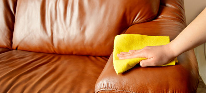 Как да избършете брилянтно зелено от изкуствена кожа и други материали