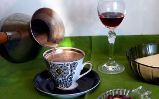 Полезно или вредно е да пиете кафе с коняк